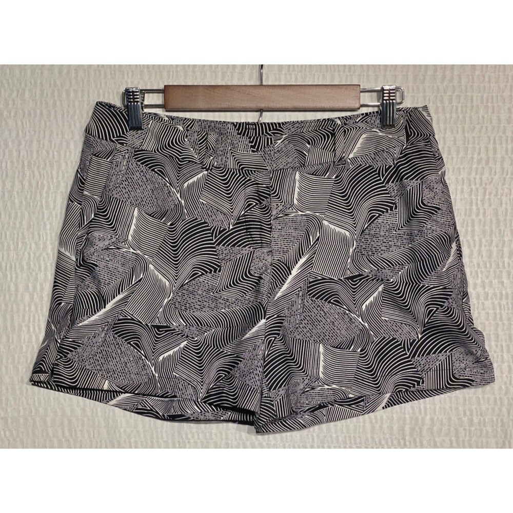 Nike Dri-FIT Black Off White Pattern Athletic Golf Shorts Womens Size 8